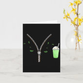 Matcha And Quarter Zips Meme Est 2025 Funny Gift M Kaart (Gele Bloem)