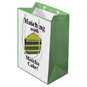 Matcha Green Cake Grappige Verjaardag Medium Cadeauzakje (Achterkant Gekanteld)