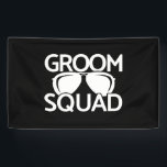 Matching Groomsman Group Bachelor Party Squad Spandoek<br><div class="desc">Dit geweldige 'Groom Squad'-ontwerp is perfect voor je trouwpartijgroep die op een vrijgezellenfeest of verlovingsfeest draag om je laatste nacht met de jongens te vieren voordat je gaat trouwen! Ontwerpfuncties voorzien van een "Groom Squad"-bachelor-partijthema met zonnebrillen voor de aviator en maken grafische beelden van de clip. Ideaal voor huwelijksfoto's of...</div>