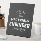 materials engineer gift reclamebord met voetstuk (Insitu)