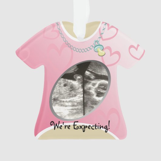 Maternity Shirt Pink Baby aangekondigd Ornament (voorkant)