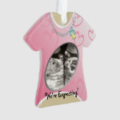 Maternity Shirt Pink Baby aangekondigd Ornament (voorkant)