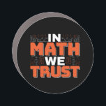 Mathematics Teacher Quote - In Wiskunde vertrouwen Automagneet<br><div class="desc">In Wiskunde vertrouwen we op schattige wiskunde,  liefdesgetallen,  formule art citaat gezegde met een religieus tintje voor wiskundige,  belastingaccountant of lerarenwaardering. > Schattige voor de student van het het laboratoriumlaboratorium van de universiteitsingenieur,  computerprogrammeur of vrij denkersaantal minnaar geek. > Personaliseer het! Voeg een aangepaste naam,  foto of tekst toe.</div>