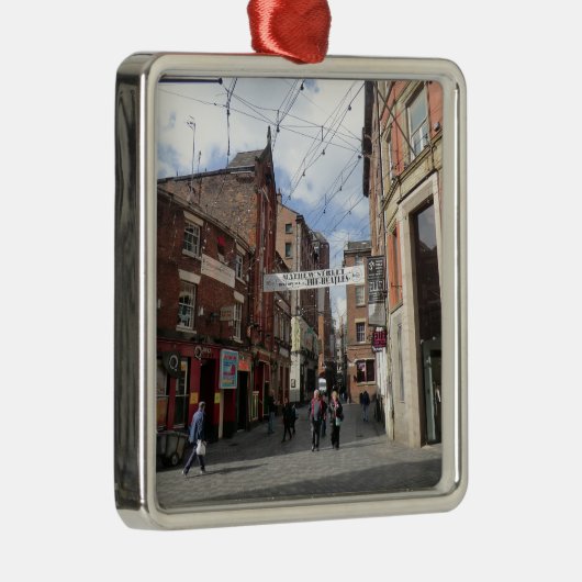 Mathew Street in Liverpool Metalen Ornament (Rechts)