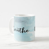 Matig blauw blauw typografie inspirerend koffiemok (Voorkant links)