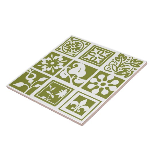 Matig bloemstuk, wit, olijfgroen tegeltje (Zijkant)