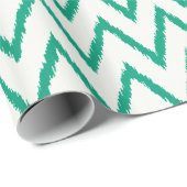 Matig chic textured green ikat chevron patroon cadeaupapier (Rol Hoek)