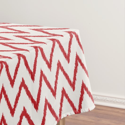 Matig chic textured Red ikat chevron Patroon Tafelkleed (Voorbeeld)