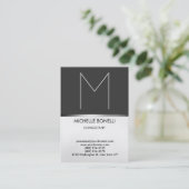 Matig chubby grijs monogram stijlvol visitekaartje (Staand voorkant)