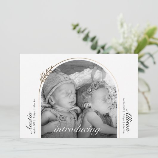 Matig en elegant Gulden Arch Twins Birth Aankondiging (Staand voorkant)