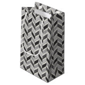 Matig grijs chevron geometrisch monogram klein cadeauzakje (Achterkant Gekanteld)