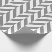 Matig grijs en wit herringbonpakpapier cadeaupapier (Hoek)