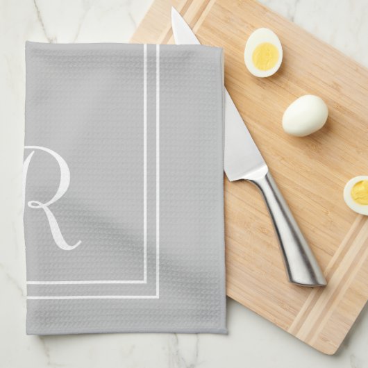 Matig grijs wit gestreept monogram theedoek (Quarter Fold)