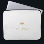 Matig Light Grey Gold Script Monogram Laptop Sleeve<br><div class="desc">Een modern,  elegant monogram ontwerp met gouden handgeschreven,  minimalistische scripttypografie en sans serif bloktypografie op een elegante bleke lichtgrijze achtergrond. Het monogram en de naam kunnen gemakkelijk worden gepersonaliseerd.</div>