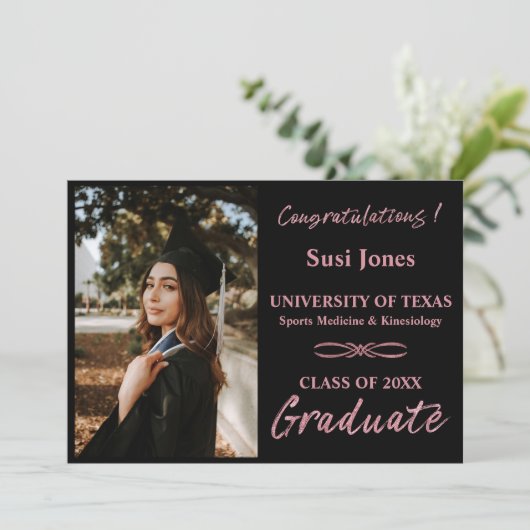 Matig meisje - zwarte mousserende roze Afstuderen  Aankondiging (Staand voorkant)