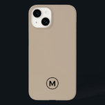 Matig minimaal beige monogram Case-Mate iPhone 14 hoesje<br><div class="desc">Moderne,  minimalistische zwarte beige Monogram Embleem-telefoontas. Eenvoudig zwart en beige monogram embleem met monogrammed initiaal in moderne typografie op een eenvoudige,  effen beige achtergrond.</div>