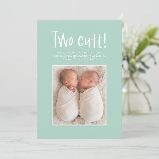 Matig minimaal tweelingfotobericht aankondiging (Staand voorkant)