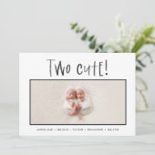 Matig minimaal tweelingfotobericht aankondiging (Staand voorkant)