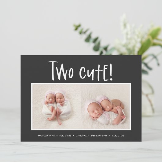 Matig minimaal tweelingfotobericht aankondiging (Staand voorkant)