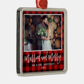 Matig penseelscript, rood, gepolijst, gehuwd en ve metalen ornament (Rechts)