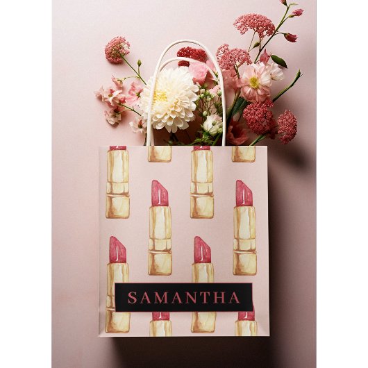 Matig roze en rode lipstick, meisje met naam groot cadeauzakje