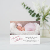 Matig roze script meisje baby geboorte aankondigingskaart (Staand voorkant)