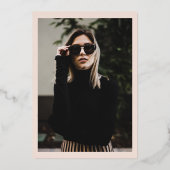 Matig script gootroze foto Sweet 16 roos goud Folie Uitnodiging (Achterkant)