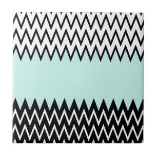 Matig zwart wit blauwgroen stijlvol chevron-patroo tegeltje