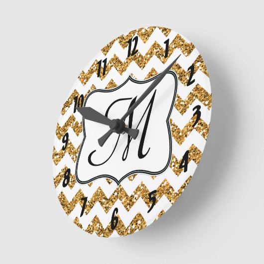 Matige Gold Chevron Monogram Initiaal wandklok (Hoek)
