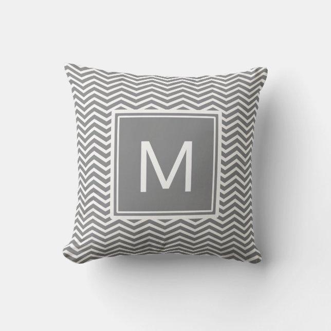 Matige grijze en witte Chevrons met monogram Kussen (Voorkant)