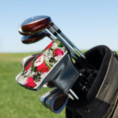 Matige rode rozen bouquet met monogram en naam golfheadcover (Insitu)