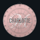 Matige zwarte roze monogram dartbord<br><div class="desc">Matig lichtroze dartbord met een grijze typografische naam en een wit monogram. Personaliseer met naam en initiaal.</div>