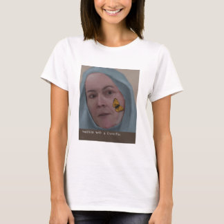 Matilda wiþ een vlinder t-shirt