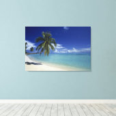 Matira Beach op het eiland Bora Bora, Canvas Afdruk (Insitu (Houten vloer))