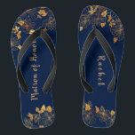 Matron of Honor Gold Foliage Pattern Blue Teenslippers<br><div class="desc">Deze prachtige goudfoliage patroonblauw matron van eer teenslippers heeft een donkerblauwe achtergrond die is gekleurd met een ingewikkeld goudgroen patroon en aanpasbare moderne typografie. De combinatie van de rijke marine en de schimmelende gouden creëer en elegante en luxe esthetiek. Het is een mooi cadeau voor je bruidfeestje. Uitzicht het collectie...</div>