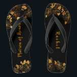 Matron of Honor Luxury Black Gold Foliage Pattern Teenslippers<br><div class="desc">Deze prachtige zwarte en goudfoliage matron van eremteenslippers biedt een luxueus zwart en goudpalet, met een verbluffend gouden florale patroon en een moderne typografie tegen een zwarte achtergrond, die elegantie en verfijning biedt. Het is een mooi cadeau voor je bruidfeestje. Uitzicht het collectie op deze pagina om overeenkomende objecten te...</div>