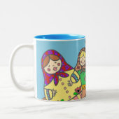 Matroshka Nesting Dolls Ukraine Folk Art Tweekleurige Koffiemok (Links)