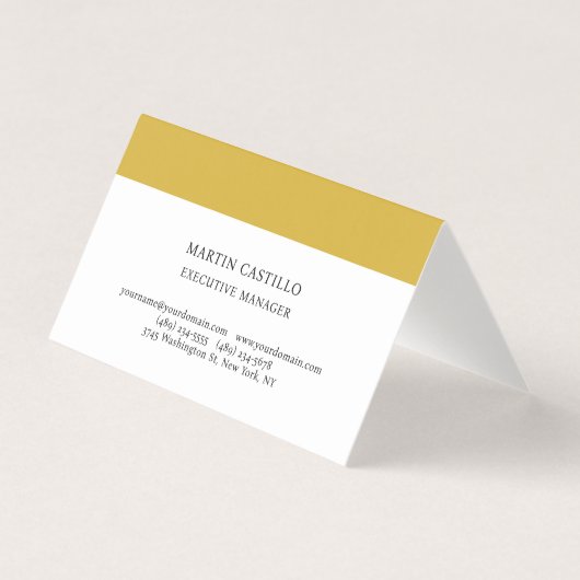 Matte Goud Witte Moderne Professionele Serif Lette Visitekaartje (Voorkant)