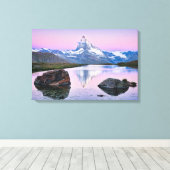 Matterhorn berg in Zermatt, Zwitserland Canvas Afdruk (Insitu (Houten vloer))