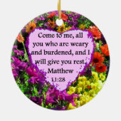 MATTHEÜS 11:28 PAARSE BLOEMONTWERP KERAMISCH ORNAMENT (Achterkant)