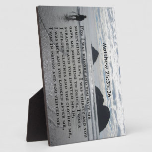 Matthew 25:35.36. Want ik had honger en je gaf me. Fotoplaat