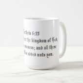 MATTHEW 6:33 KOFFIEMOK (Voorkant rechts)