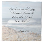 Matthew 8:27 Zelfs de winden en het zee gehoorzame Tegeltje (Voorkant)