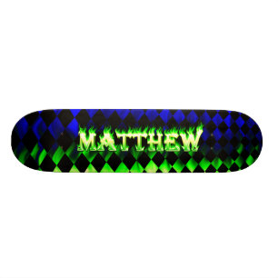 Matthew skateboard groen vuur en vlammenontwerp.