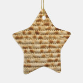 Matzah biscuit platbrood met versiering van de ste keramisch ornament (Rechts)