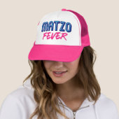 Matzo Fever Blauw Roze 70s Joodse Retro Slogan Trucker Pet (In situ)