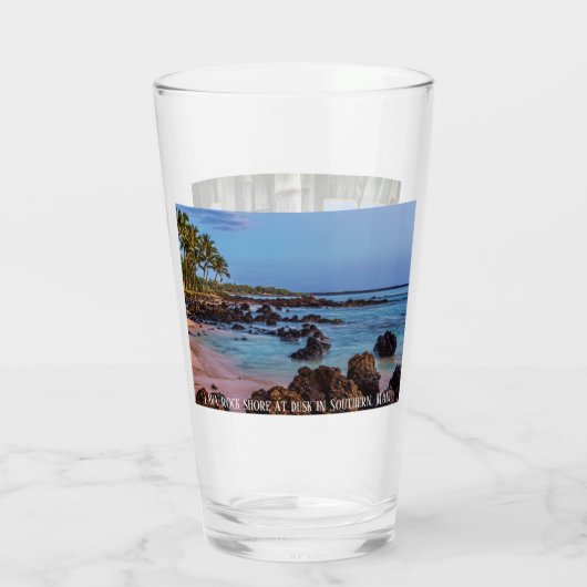 Maui graphics en Lava Rocks op Dusk, Beer Glass Glas (Achterkant)