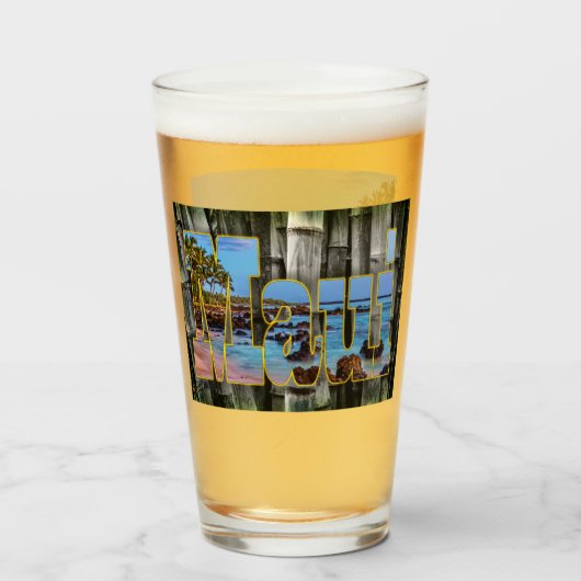 Maui graphics en Lava Rocks op Dusk, Beer Glass Glas (Voorkant gevuld)
