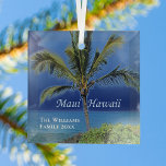 Maui Hawaii Beauful Custom Keepomwille Beach House Glas Ornament<br><div class="desc">Mooie vette blauwtjes achter een groene palmboom op tropische eilandfotografie voor mensen die van Maui houden,  Hawaii. Pas dit  strandhuis aan met kerstversiering met je familienaam en jaar.</div>