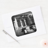 Mausoleum op een heuvel vierkante sticker (Envelop)